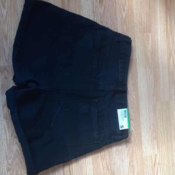 Black high rise shorts - Picture 4 of 4